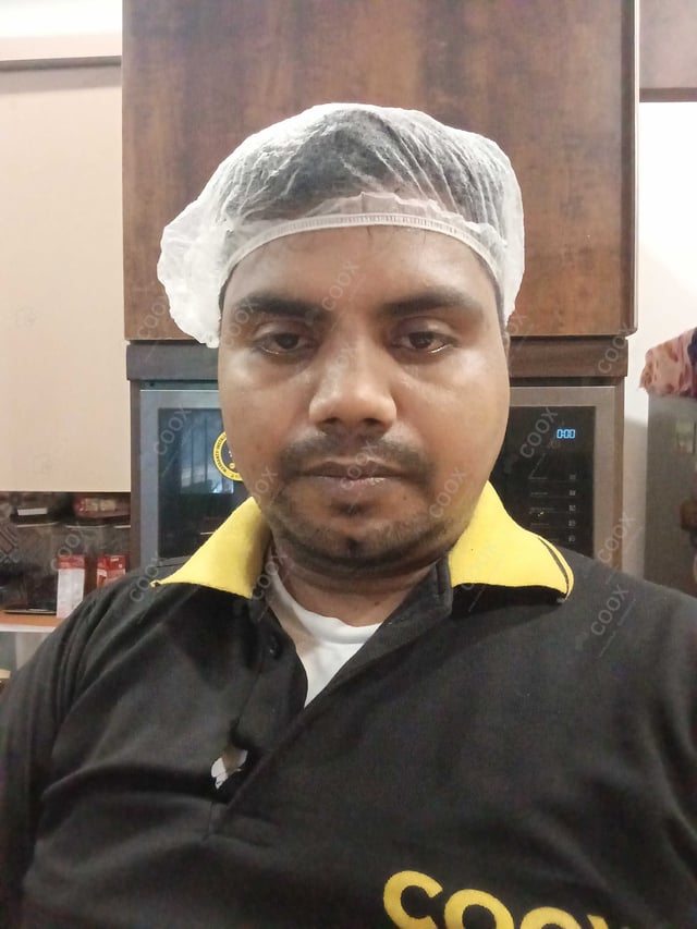 Chef from COOX at bookings. Professional cooks chefs at home