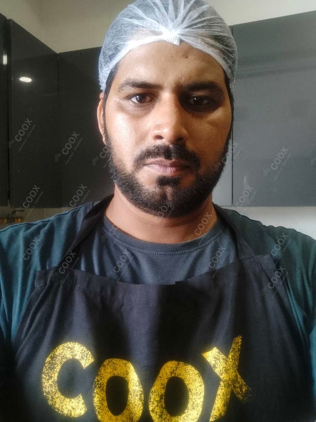 Chef from COOX at bookings. Professional cooks chefs at home