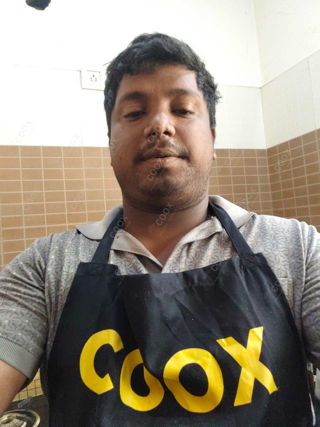 Chef from COOX at bookings. Professional cooks chefs at home