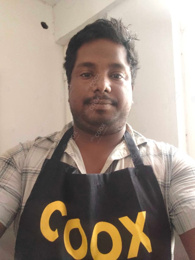 Chef from COOX at bookings. Professional cooks chefs at home
