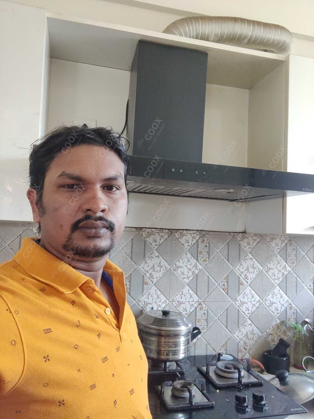 Chef from COOX at bookings. Professional cooks chefs at home