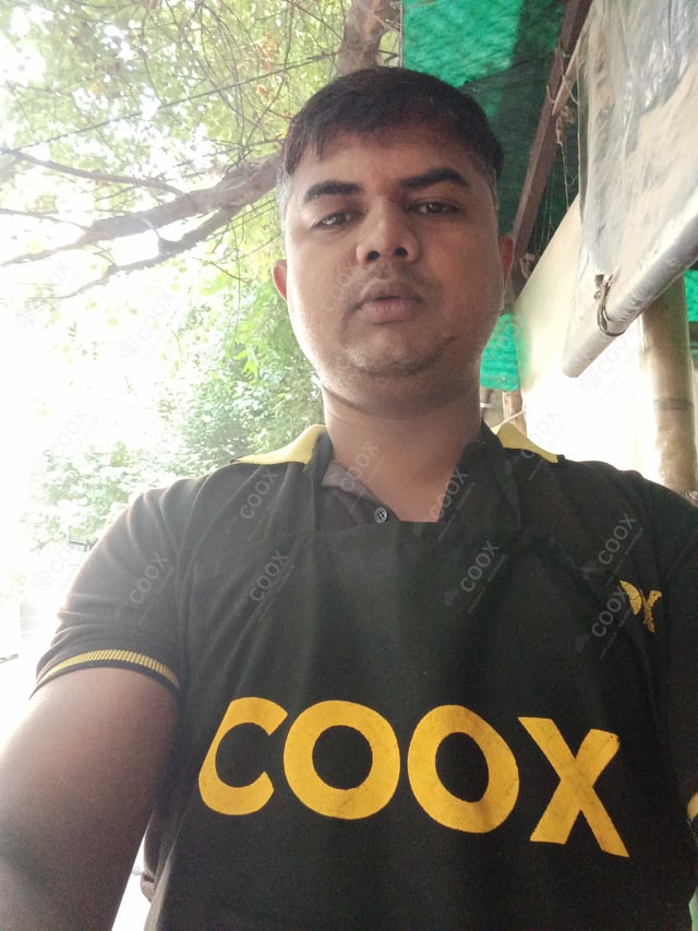 Chef from COOX at bookings. Professional cooks chefs at home