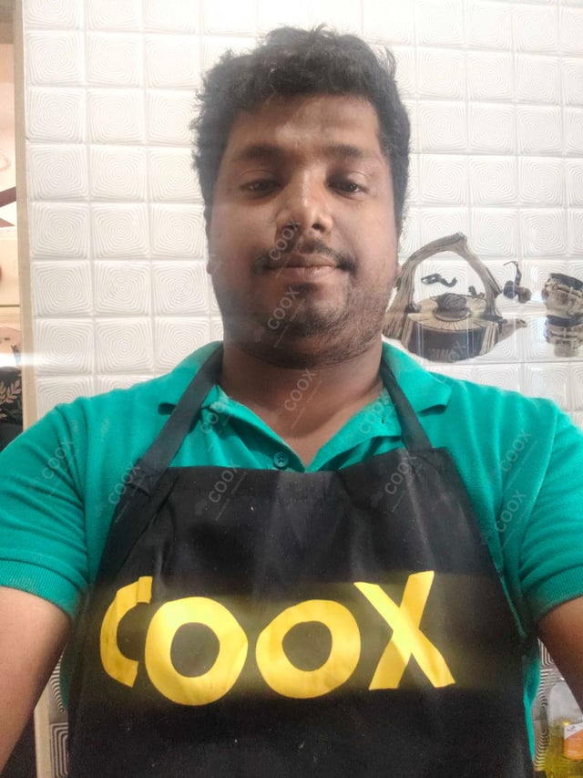Chef from COOX at bookings. Professional cooks chefs at home