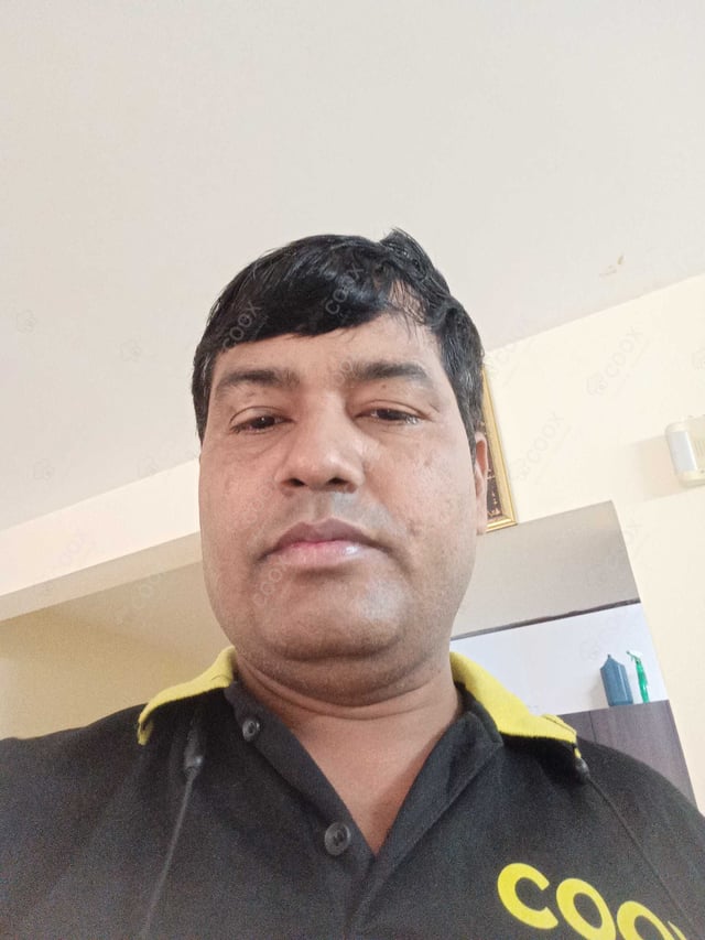Chef from COOX at bookings. Professional cooks chefs at home