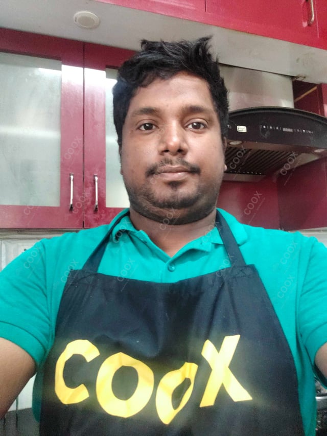 Chef from COOX at bookings. Professional cooks chefs at home