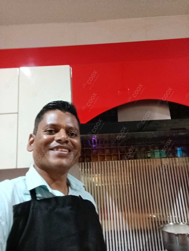 Chef from COOX at bookings. Professional cooks chefs at home