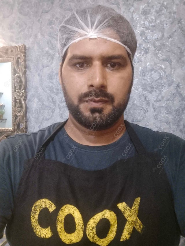 Chef from COOX at bookings. Professional cooks chefs at home