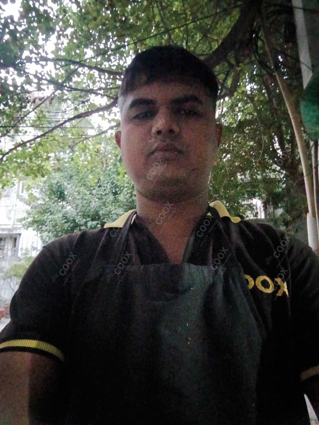 Chef from COOX at bookings. Professional cooks chefs at home