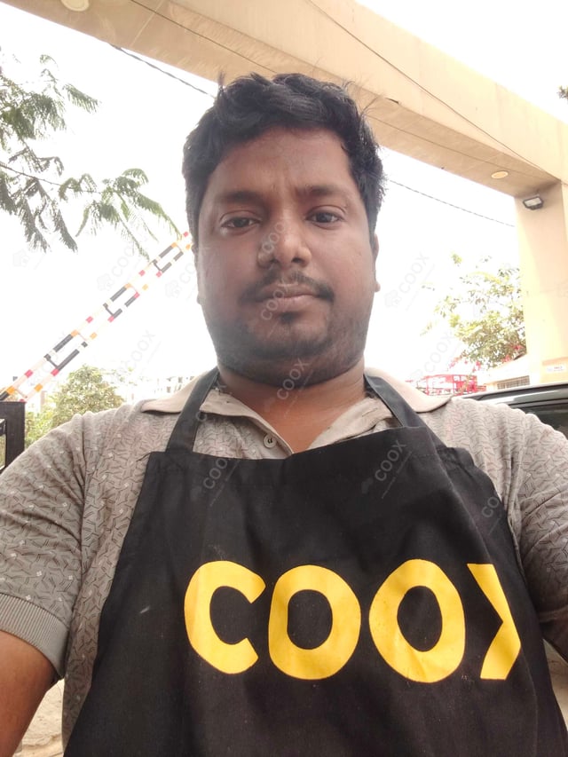 Chef from COOX at bookings. Professional cooks chefs at home