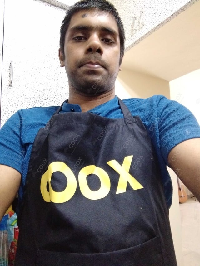 Chef from COOX at bookings. Professional cooks chefs at home