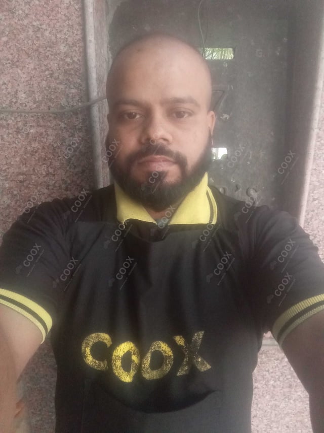 Chef from COOX at bookings. Professional cooks chefs at home