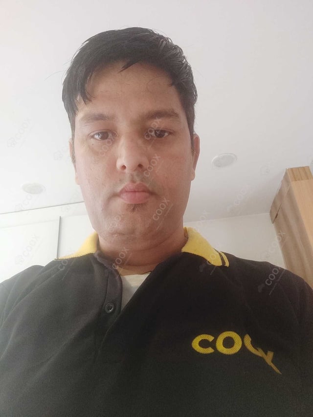 Chef from COOX at bookings. Professional cooks chefs at home