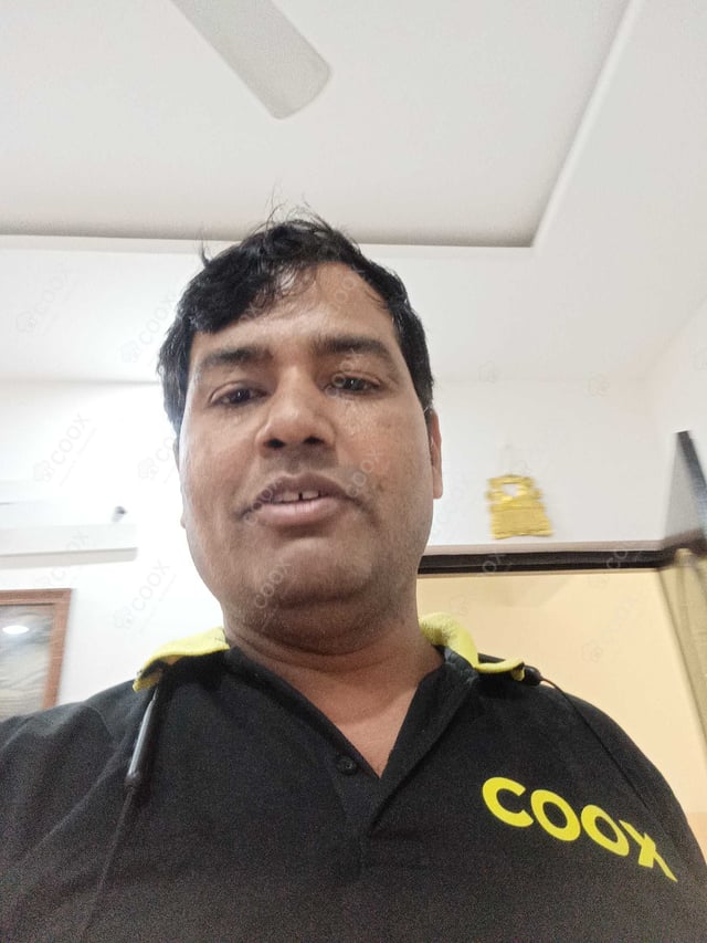 Chef from COOX at bookings. Professional cooks chefs at home