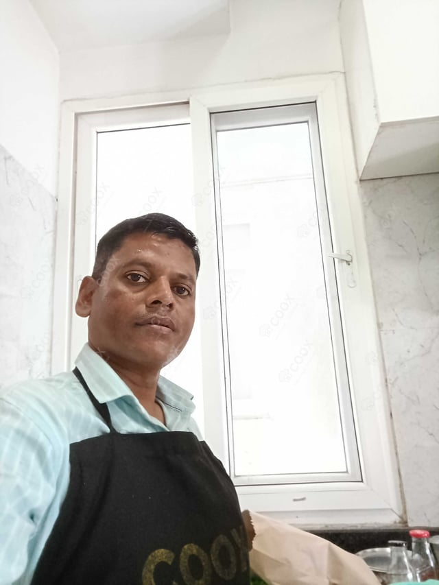 Chef from COOX at bookings. Professional cooks chefs at home