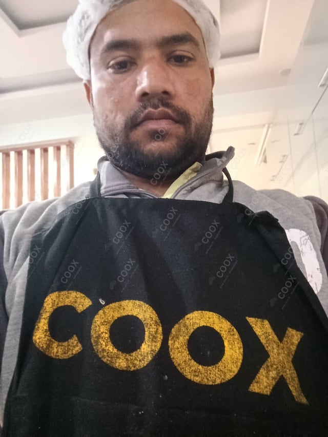 Chef from COOX at bookings. Professional cooks chefs at home