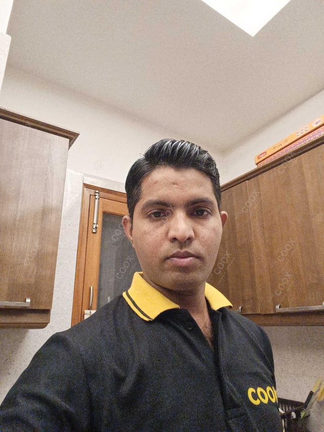 Chef from COOX at bookings. Professional cooks chefs at home