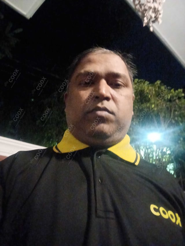 Chef from COOX at bookings. Professional cooks chefs at home
