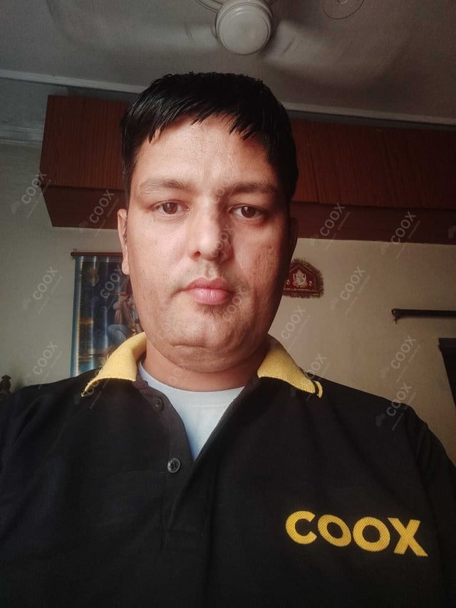 Chef from COOX at bookings. Professional cooks chefs at home