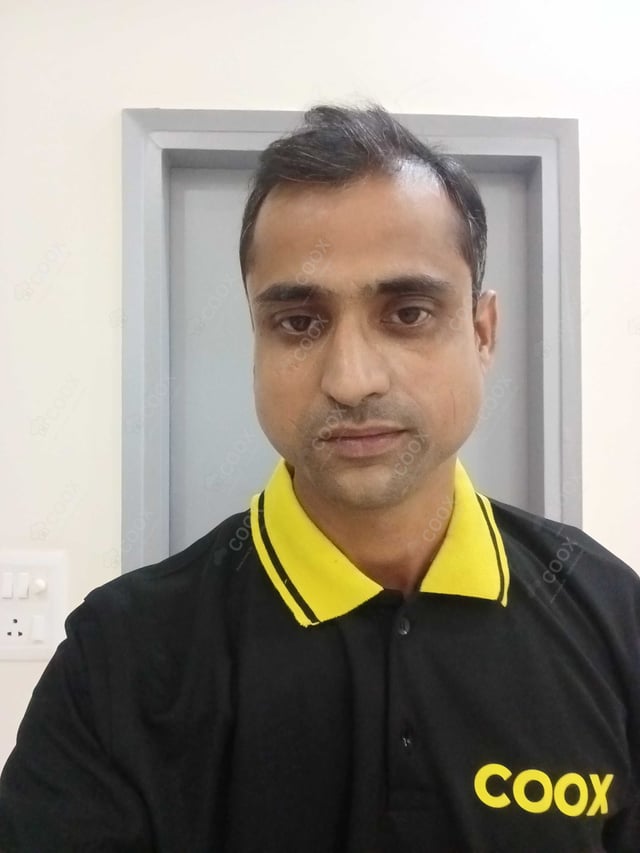 Chef from COOX at bookings. Professional cooks chefs at home