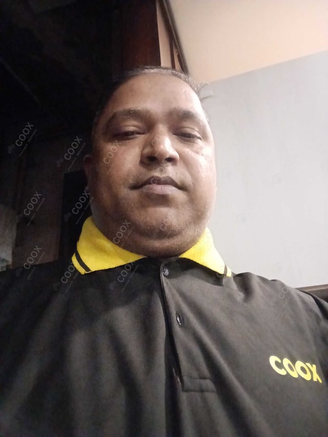 Chef from COOX at bookings. Professional cooks chefs at home