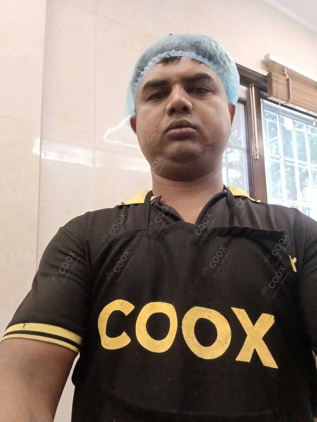 Chef from COOX at bookings. Professional cooks chefs at home
