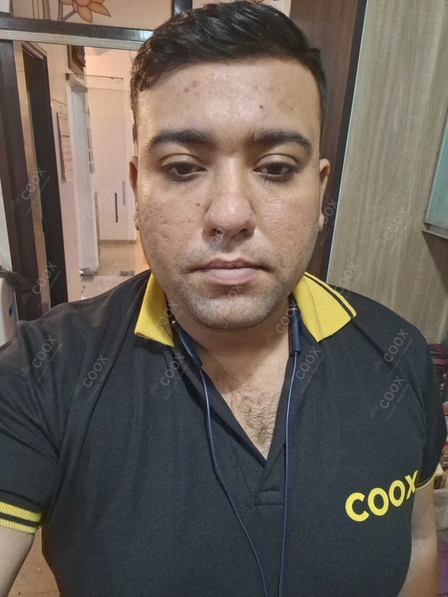 Chef from COOX at bookings. Professional cooks chefs at home