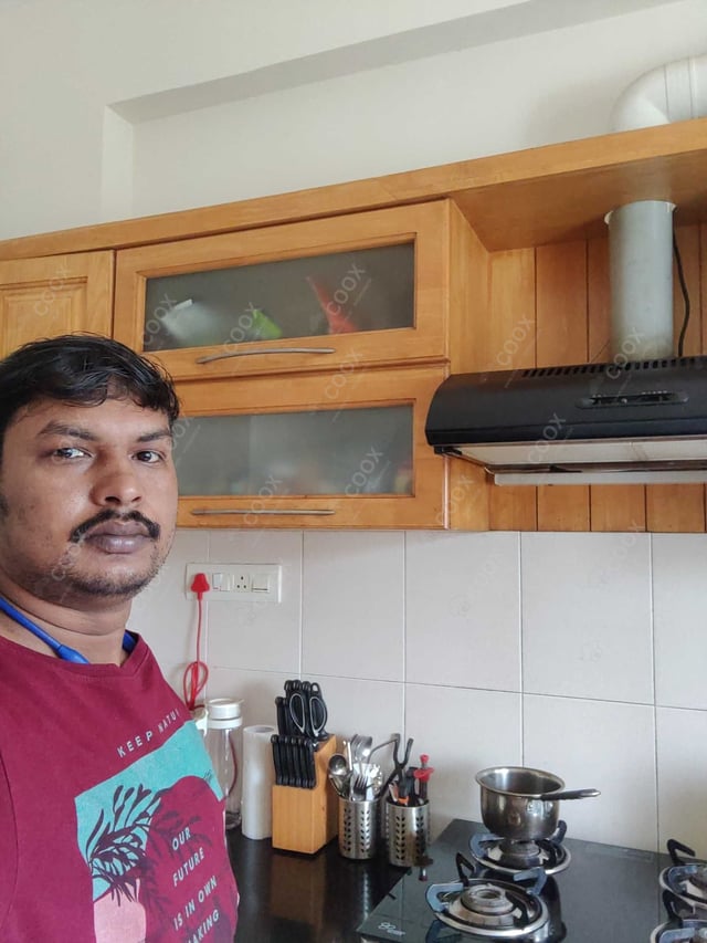 Chef from COOX at bookings. Professional cooks chefs at home