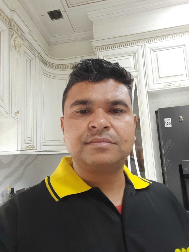 Chef from COOX at bookings. Professional cooks chefs at home