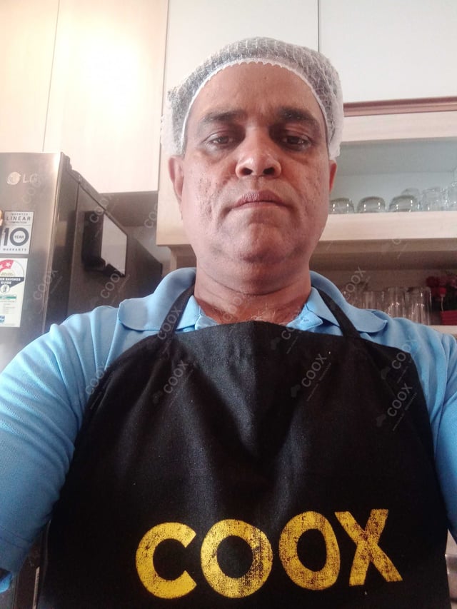 Chef from COOX at bookings. Professional cooks chefs at home