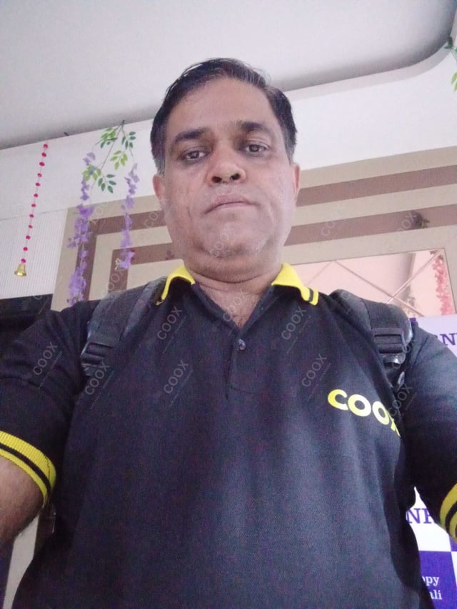 Chef from COOX at bookings. Professional cooks chefs at home