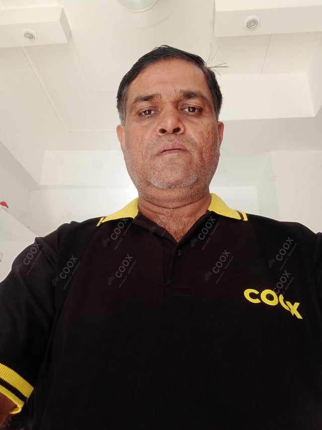 Chef from COOX at bookings. Professional cooks chefs at home