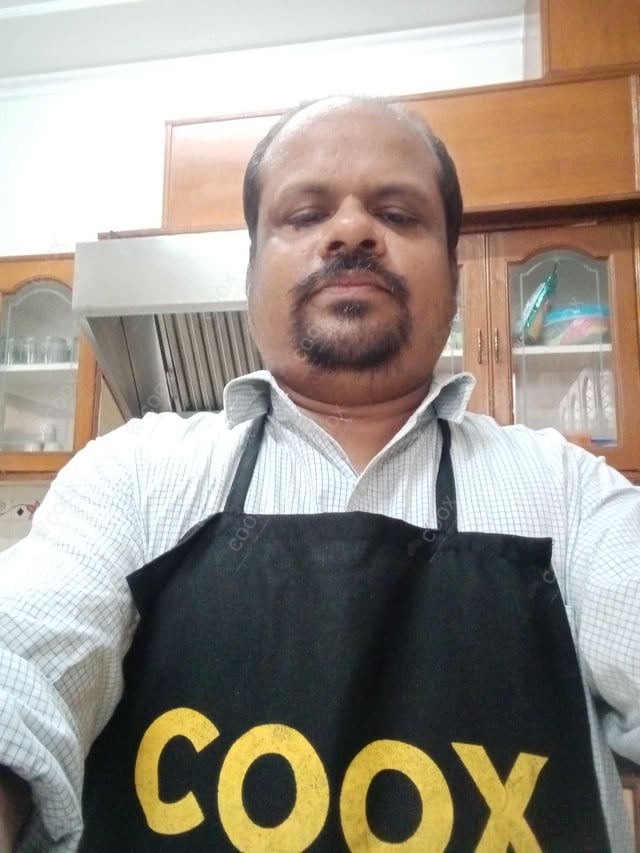 Chef from COOX at bookings. Professional cooks chefs at home