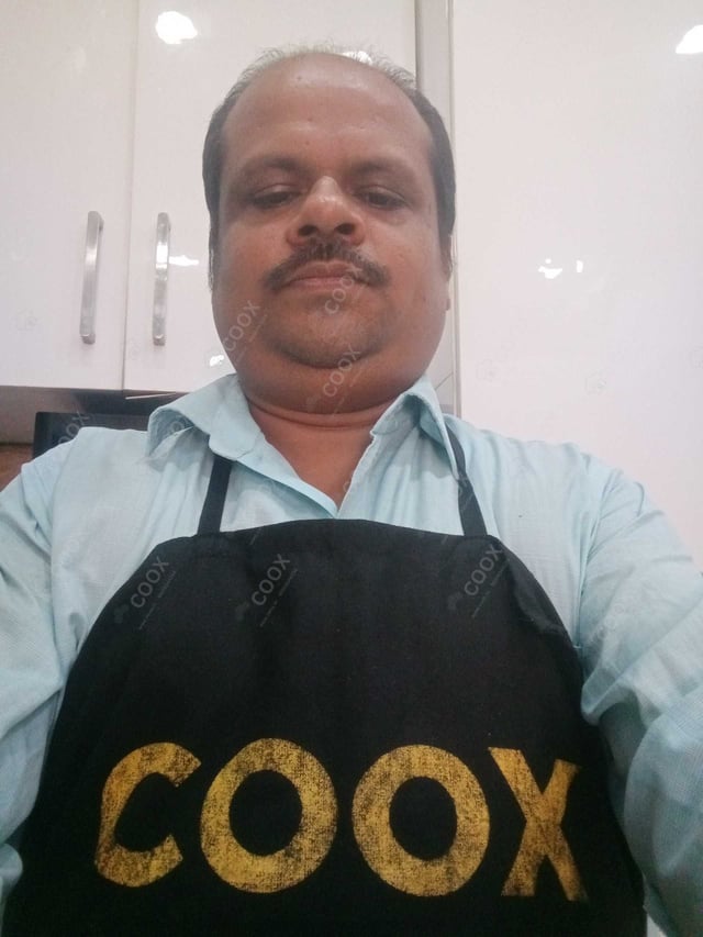 Chef from COOX at bookings. Professional cooks chefs at home