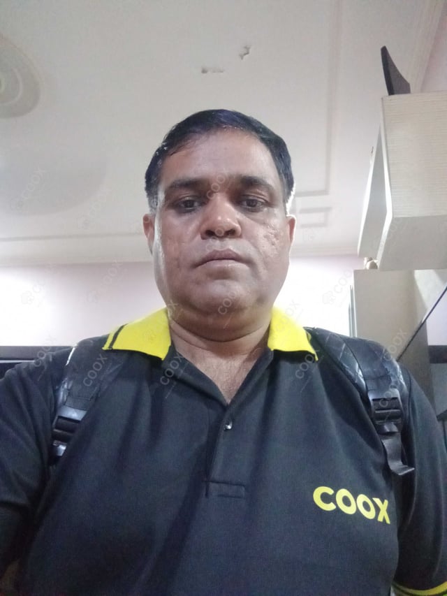 Chef from COOX at bookings. Professional cooks chefs at home