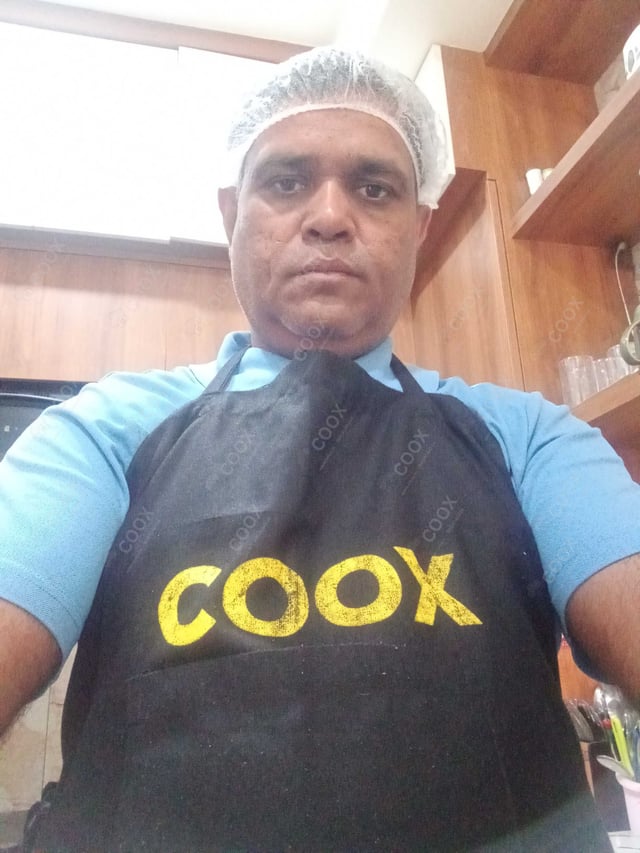 Chef from COOX at bookings. Professional cooks chefs at home