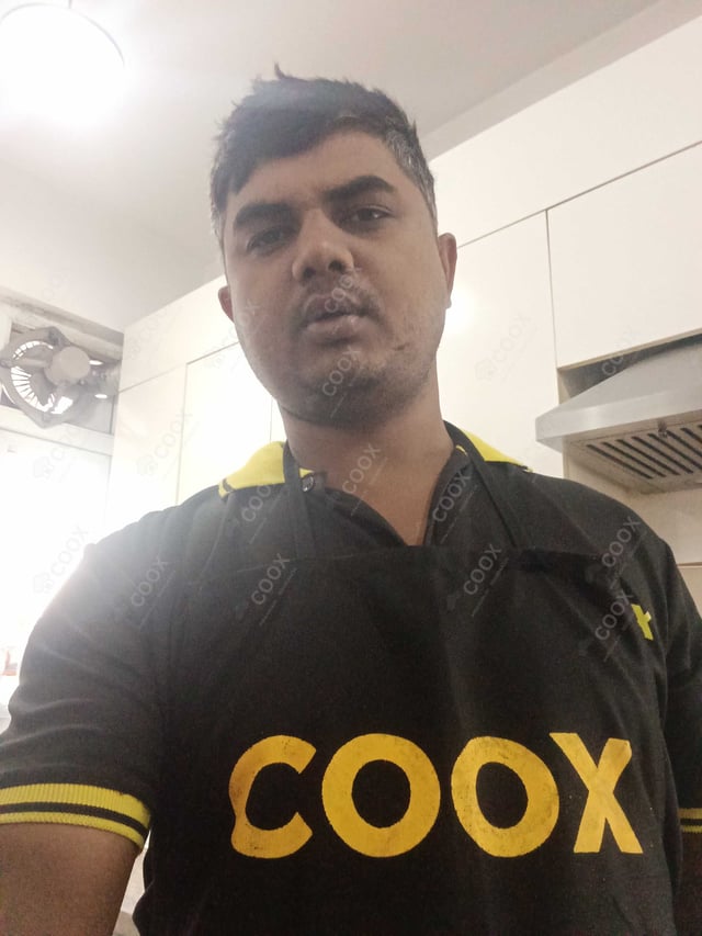 Chef from COOX at bookings. Professional cooks chefs at home