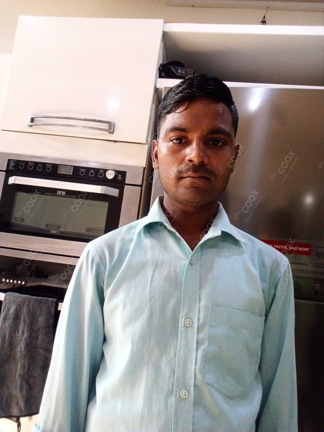 Chef from COOX at bookings. Professional cooks chefs at home