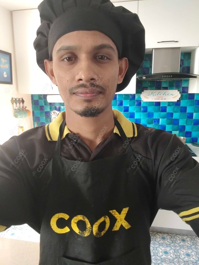 Chef from COOX at bookings. Professional cooks chefs at home