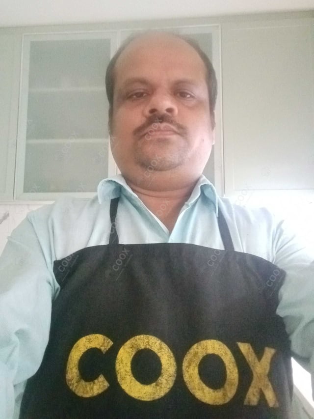 Chef from COOX at bookings. Professional cooks chefs at home