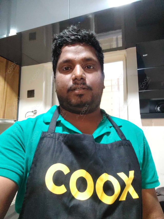 Chef from COOX at bookings. Professional cooks chefs at home