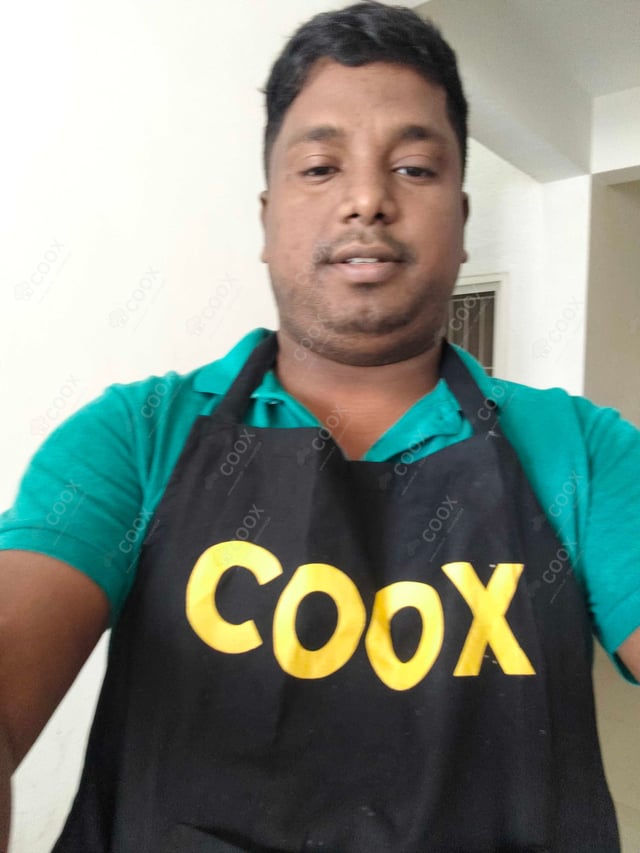 Chef from COOX at bookings. Professional cooks chefs at home
