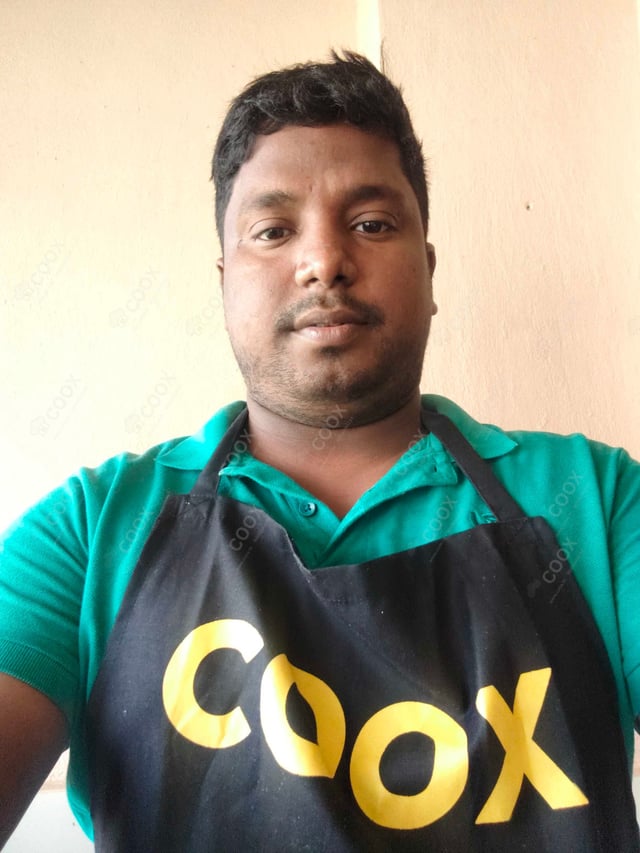 Chef from COOX at bookings. Professional cooks chefs at home