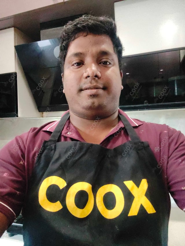 Chef from COOX at bookings. Professional cooks chefs at home