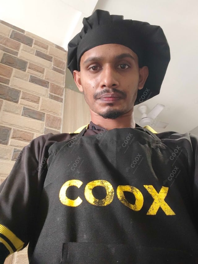 Chef from COOX at bookings. Professional cooks chefs at home