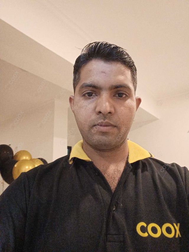 Chef from COOX at bookings. Professional cooks chefs at home