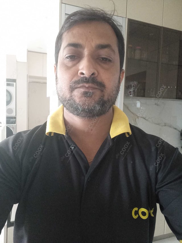 Chef from COOX at bookings. Professional cooks chefs at home