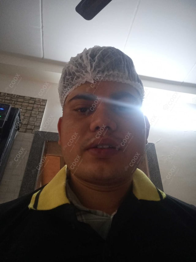 Chef from COOX at bookings. Professional cooks chefs at home