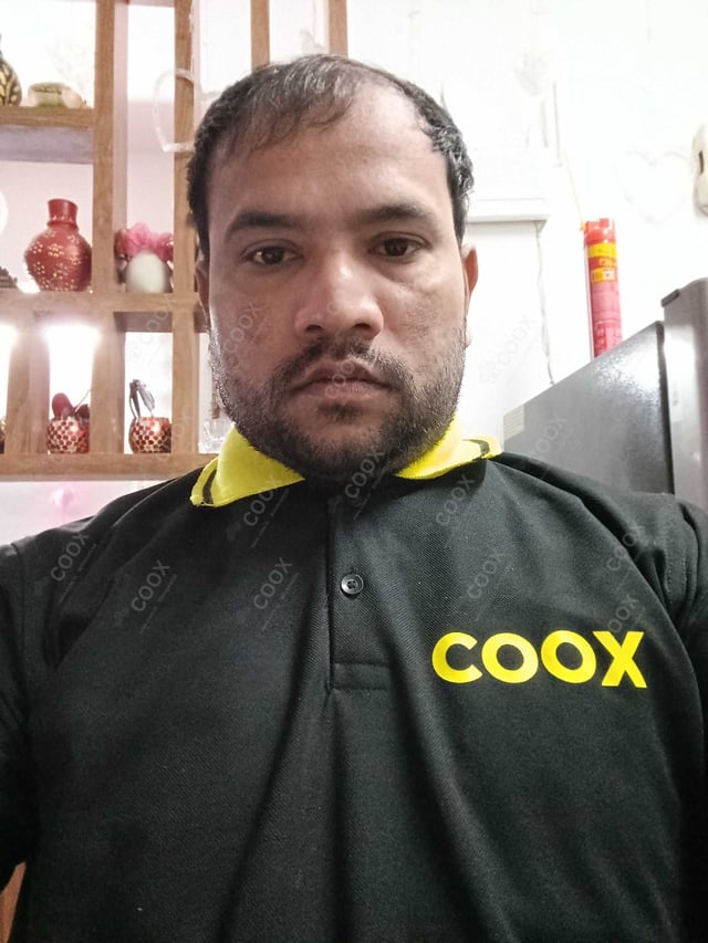 Chef from COOX at bookings. Professional cooks chefs at home