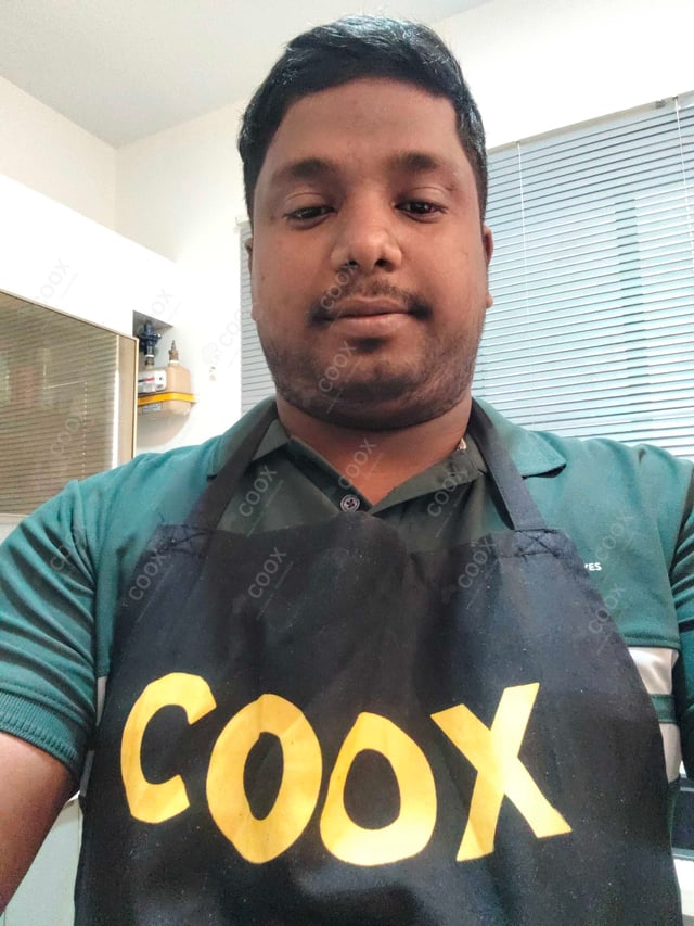Chef from COOX at bookings. Professional cooks chefs at home
