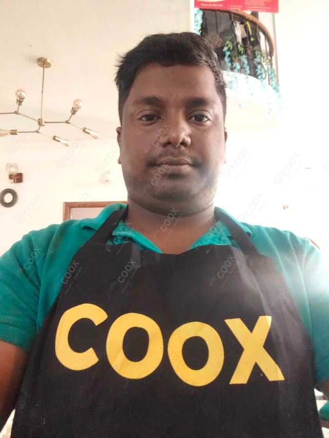 Chef from COOX at bookings. Professional cooks chefs at home